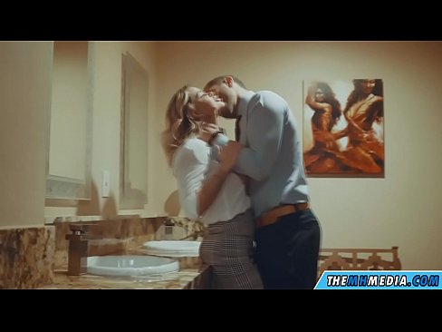 ❤️ 当一个胸大无脑的金发女郎在公共厕所里勾引你时 Super sex﹏﹏